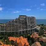 Gagarin Plaza Luxury Sea View Appartamento