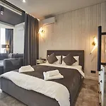 Gagarin Plaza Luxury Sea View