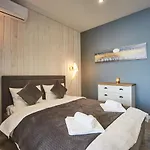 Gagarin Plaza Luxury Sea View *