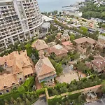 Gagarin Plaza Luxury Sea View Appartamento