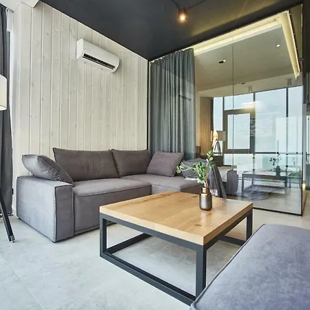Gagarin Plaza Luxury Sea View Апартаменти