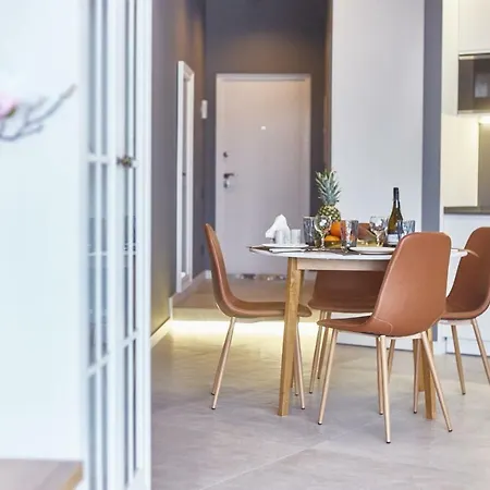 Gagarin Plaza Luxury Sea View Apartment *