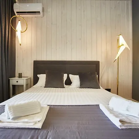 Апартаменти Gagarin Plaza Luxury Sea View