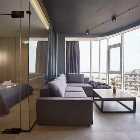 Gagarin Plaza Luxury Sea View Apartmán *