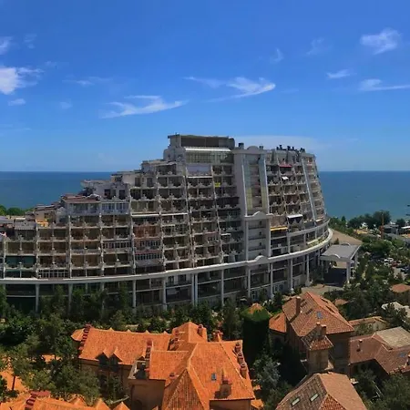 Gagarin Plaza Luxury Sea View Apartmán