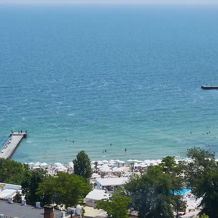 Gagarin Plaza Luxury Sea View Апартаменты