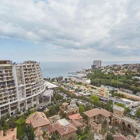Апартаменти Gagarin Plaza Luxury Sea View
