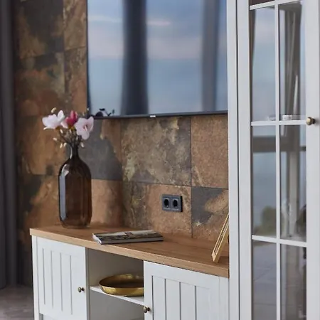 Gagarin Plaza Luxury Sea View Apartment *