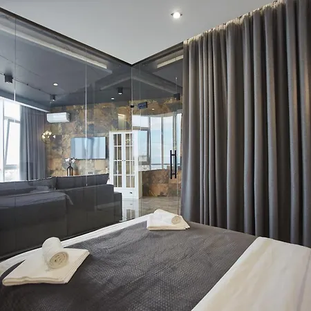 Апартаменти Gagarin Plaza Luxury Sea View
