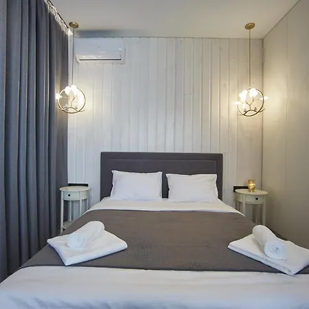 Апартаменти Gagarin Plaza Luxury Sea View