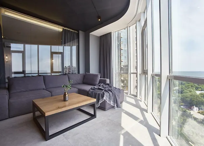 Gagarin Plaza Luxury Sea View Apartment *