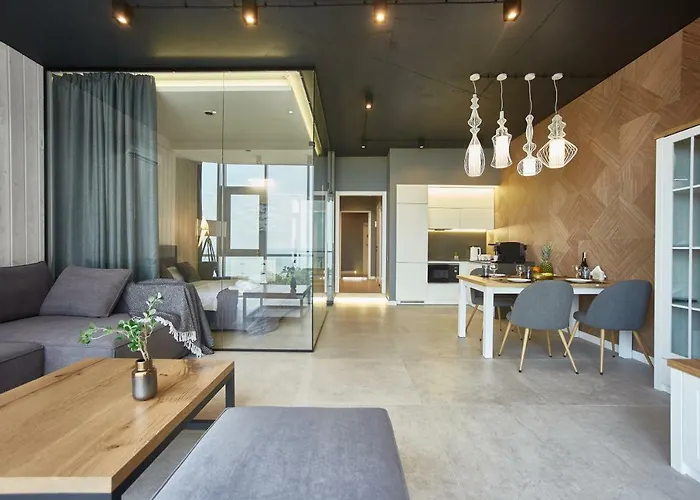 Gagarin Plaza Luxury Sea View Apartment *