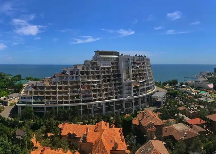 Gagarin Plaza Luxury Sea View Апартаменты