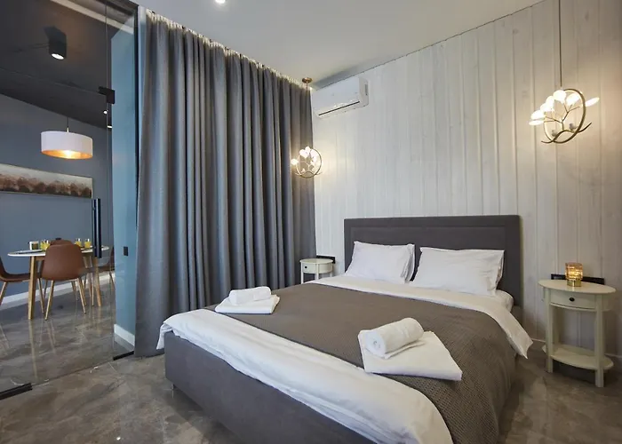 Gagarin Plaza Luxury Sea View Apartment