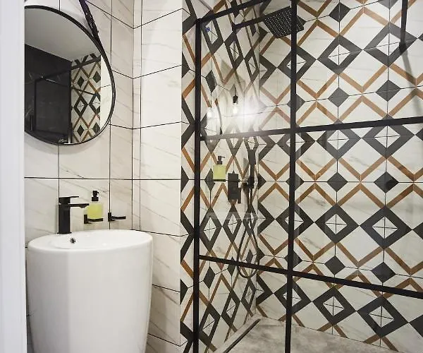 Gagarin Plaza Luxury Sea View Apartment *