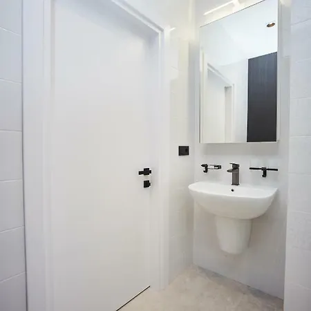 Gagarin Plaza Luxury Sea View