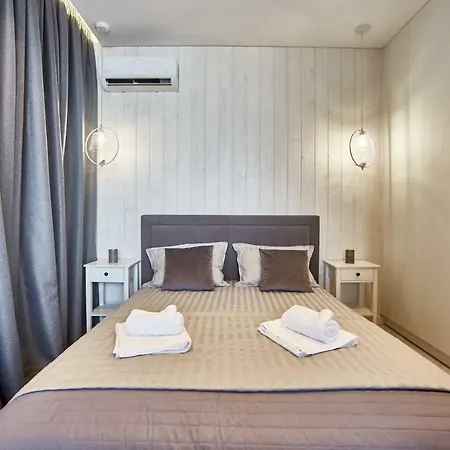 Gagarin Plaza Luxury Sea View 公寓