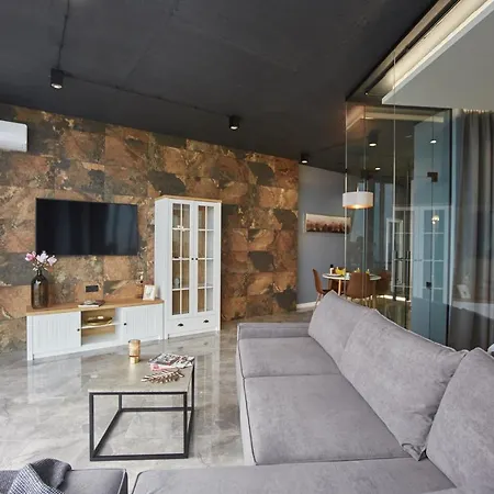 Gagarin Plaza Luxury Sea View Apartment *
