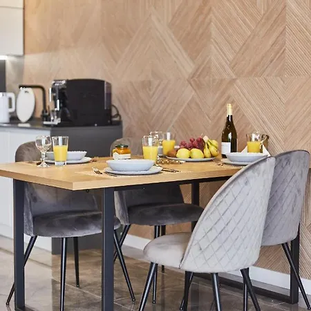 Gagarin Plaza Luxury Sea View Apartment *